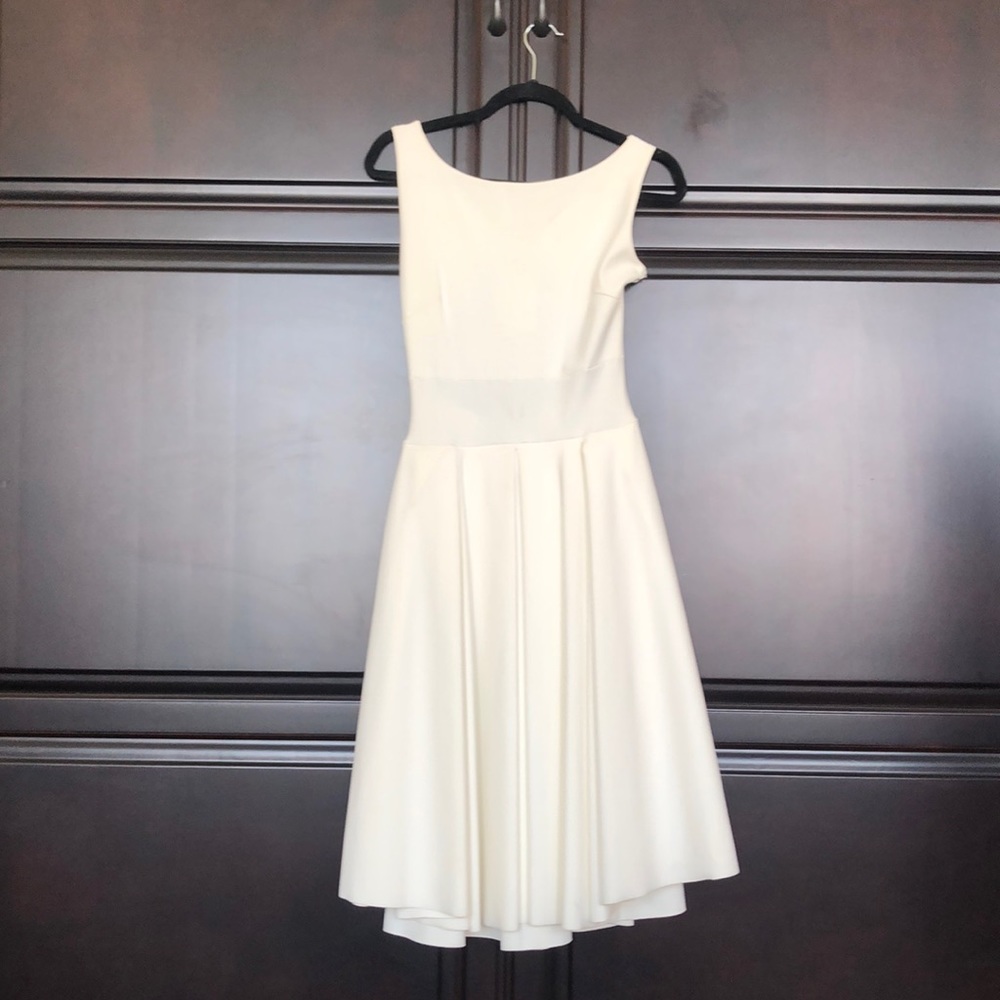 Chiara Boni Ivory White Sleeveless Cocktail Dress in Heavy Lycra
